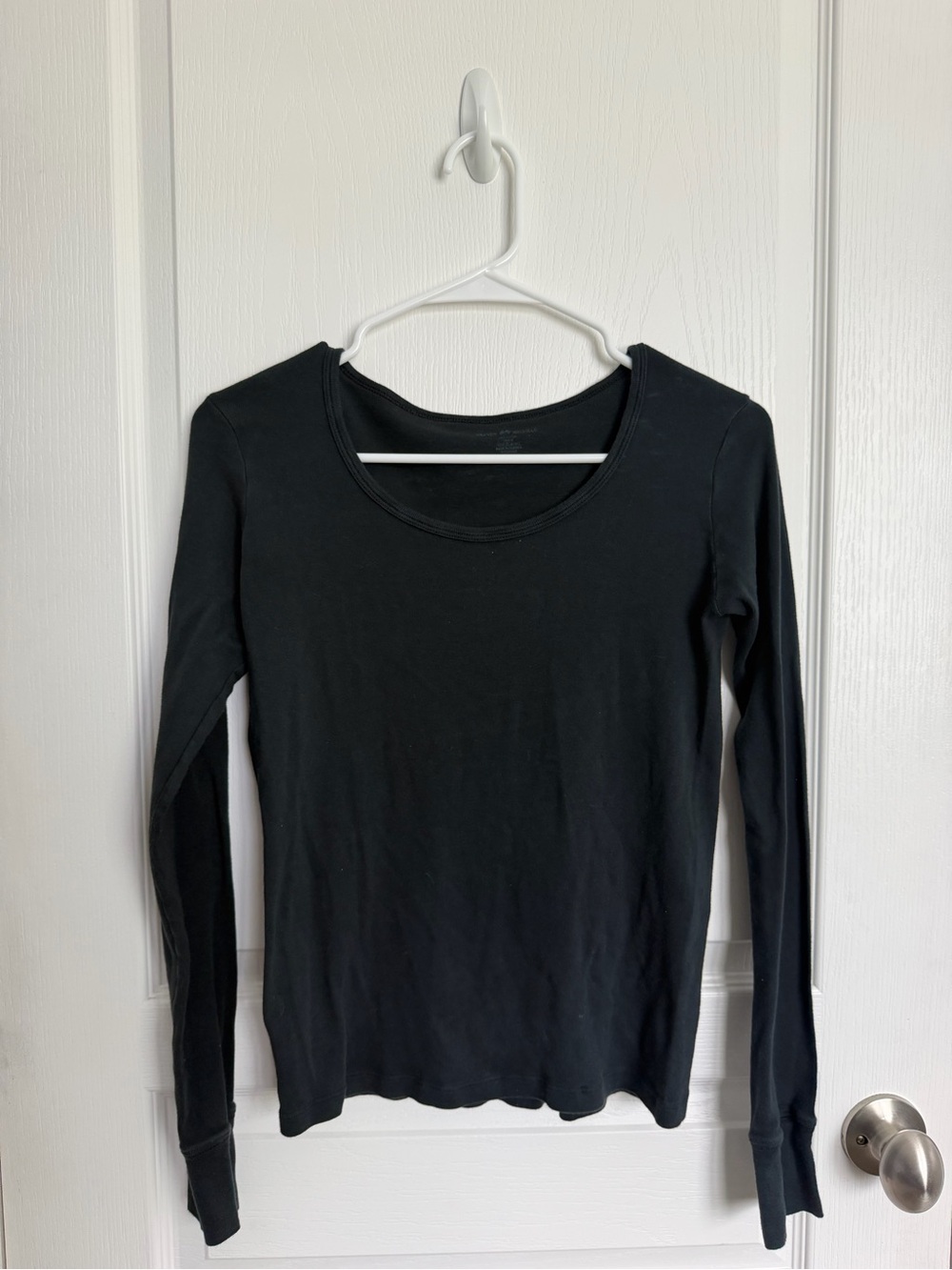 Brandy Melville Black Long-Sleeve Scoop Neck Tee